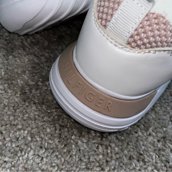 Tommy Hilfiger size 10 women’s Nessim Desert mauve sneakers - Picture 13 of 13